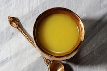 दुधावर येईल भाकरीसारखी जाड साय, गृहिणीने सांगितली 'ही' भन्नाट ट्रिक; फक्त 2-3 दिवसांच्या सायीत निघेल किलोभर तूप