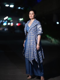 Girija Oak: आईच्या दुसऱ्या लग्नात साक्षीदार, पण स्वत:च्या लग्नाच्या बोलणीत एकटीच