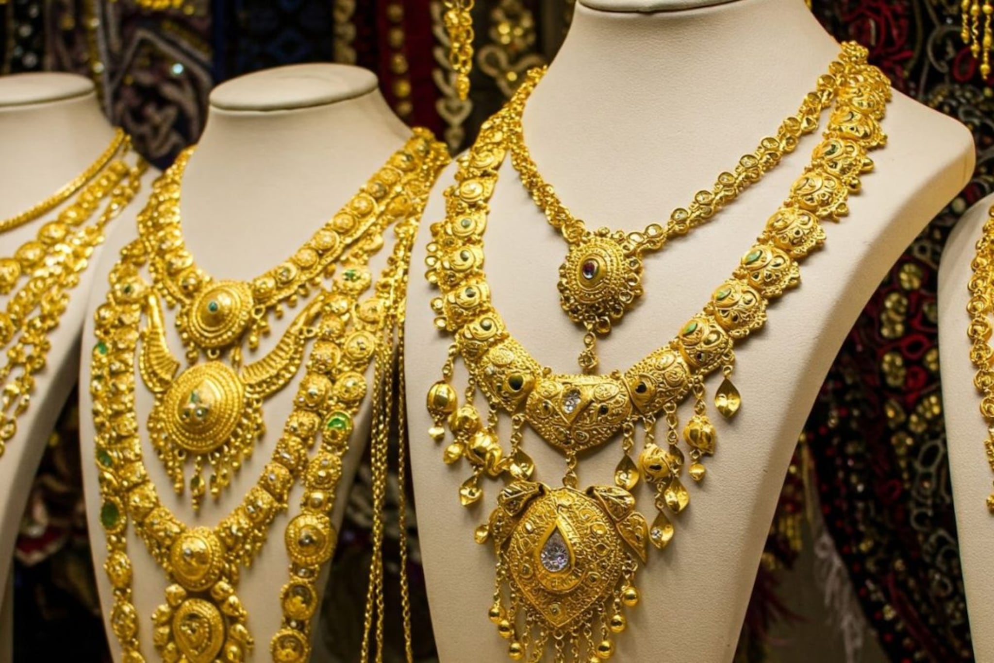 गोल्ड लोन की पर्सनल लोन, दोघांपैकी काय आहे जास्त फायदेशीर?