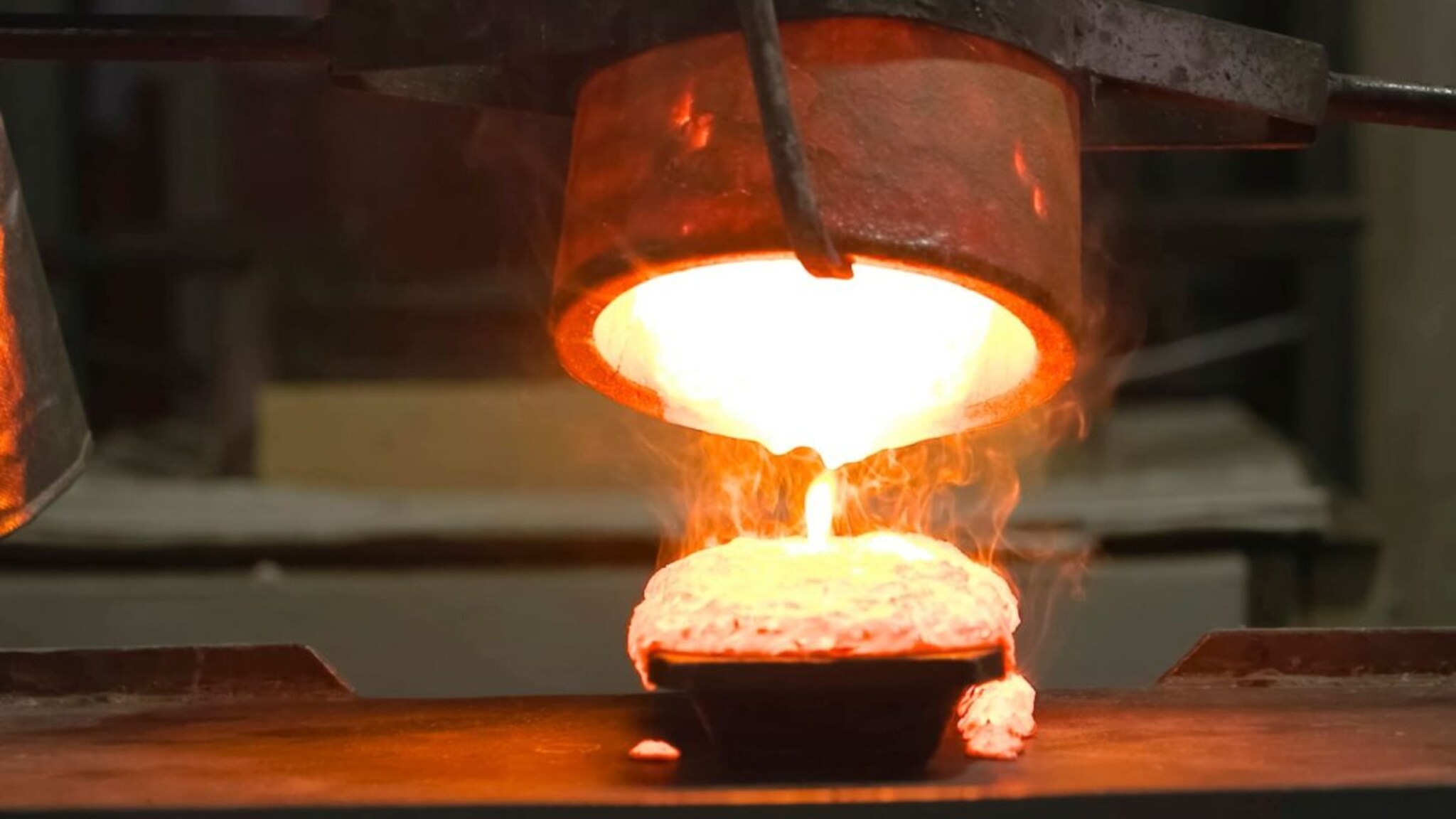 Gold : सोनं वितळवलं की त्याचे अपेक्षेपेक्षा कमी पैसे का मिळतात? सोनार करतात का आपल्यासोबत फ्रॉड?