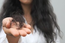 केस गळती थांबवण्यासाठी काय करावे? 'या' साध्या-सोप्य घरगुती उपायांनी मिळवा दाट आणि काळेभोर केस