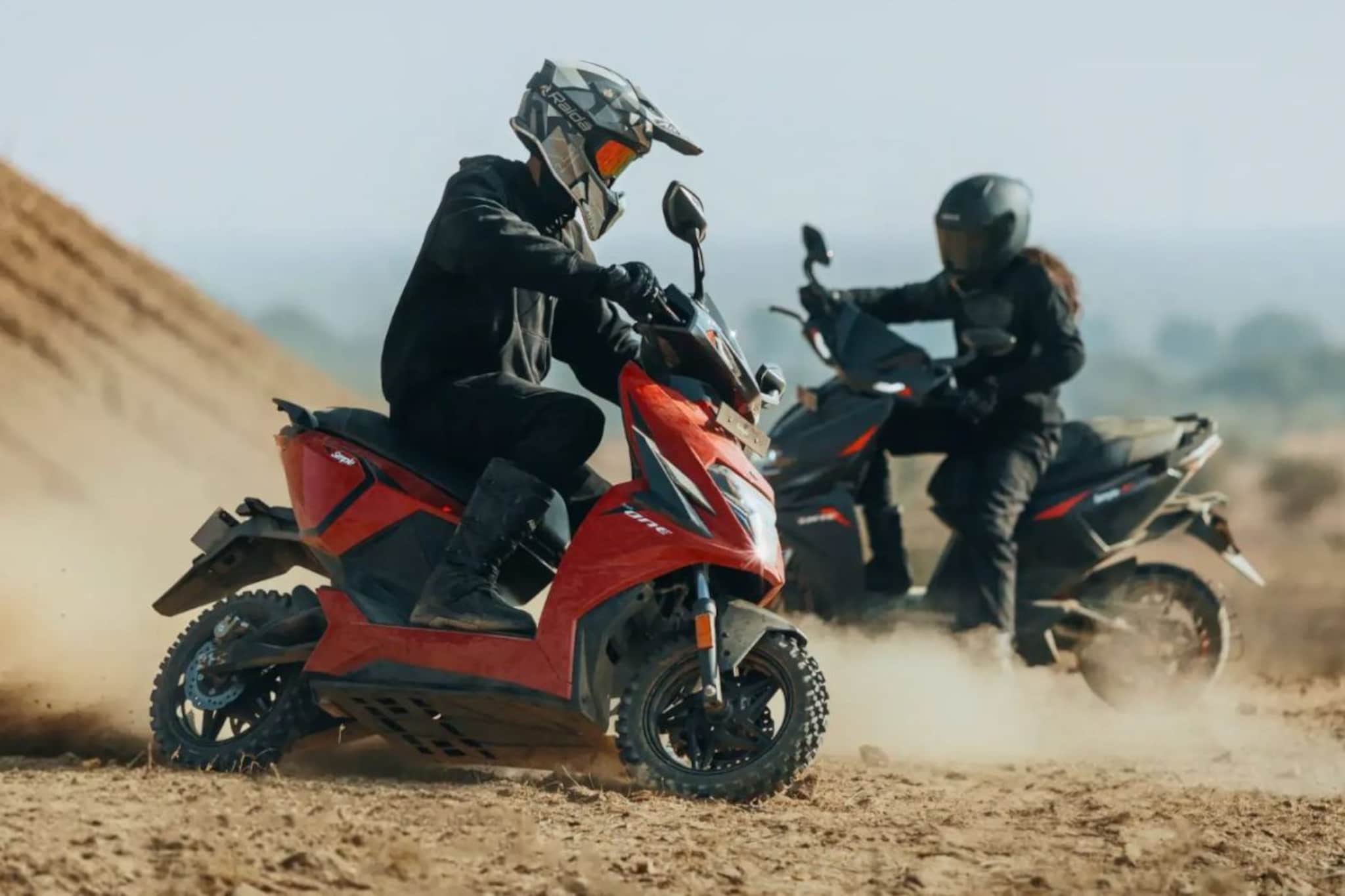 Ola ची स्कुटर विसरा,आली 400 किमी रेंज अन् किंमतही कमी,लेकाला घेऊन द्या Scooter Ola ची स्कुटर विसरा,आली 400 किमी रेंज अन् किंमतही कमी,लेकाला घेऊन द्या Scooter