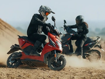 Ola ची स्कुटर विसरा,आली 400 किमी रेंज अन् किंमतही कमी,लेकाला घेऊन द्या Scooter Ola ची स्कुटर विसरा,आली 400 किमी रेंज अन् किंमतही कमी,लेकाला घेऊन द्या Scooter