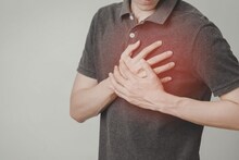 थंडीमध्ये का वाढते ब्लड प्रेशर आणि हार्ट अटॅकची रिस्क? AIIMS च्या डॉक्टरांनी सांगितलेल्या 5 गोष्टी नेहमी लक्षात ठेवा