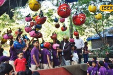 ठाण्यात रस्ते सुरक्षेचा 'नवा फॉर्म्युला'! चिमुरडे बनले 'हेल्मेट अ‍ॅम्बेसेडर'; 'हेल्मेट मॅन ऑफ इंडिया'ची विशेष उपस्थिती