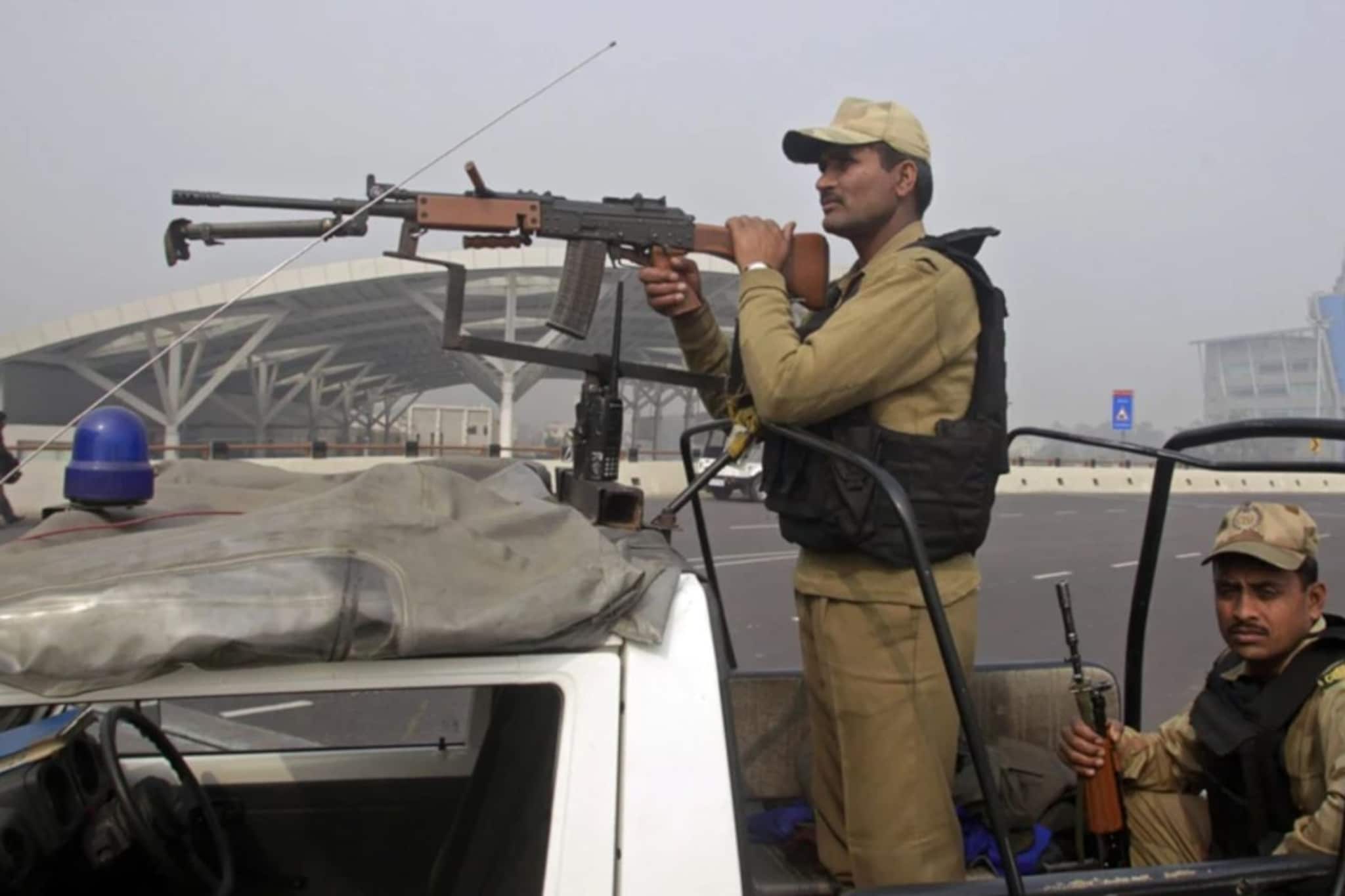 दिल्लीसह 4 राज्यात हाय अलर्ट, 26 तारखेच्या आधी दहशतवादी हल्ल्याची शक्यता