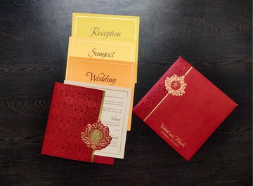 शुभ मुहूर्त जवळ आला! लग्नाची पत्रिका छापताना 'या' चुका टाळा, अन्यथा...