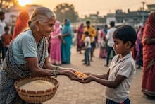 Makar Sankranti 2026 Donation: मकर संक्रांतीला दान करण्याचं पुण्य मोठं; या वस्तू दिल्यानं वाईट काळ संपतो