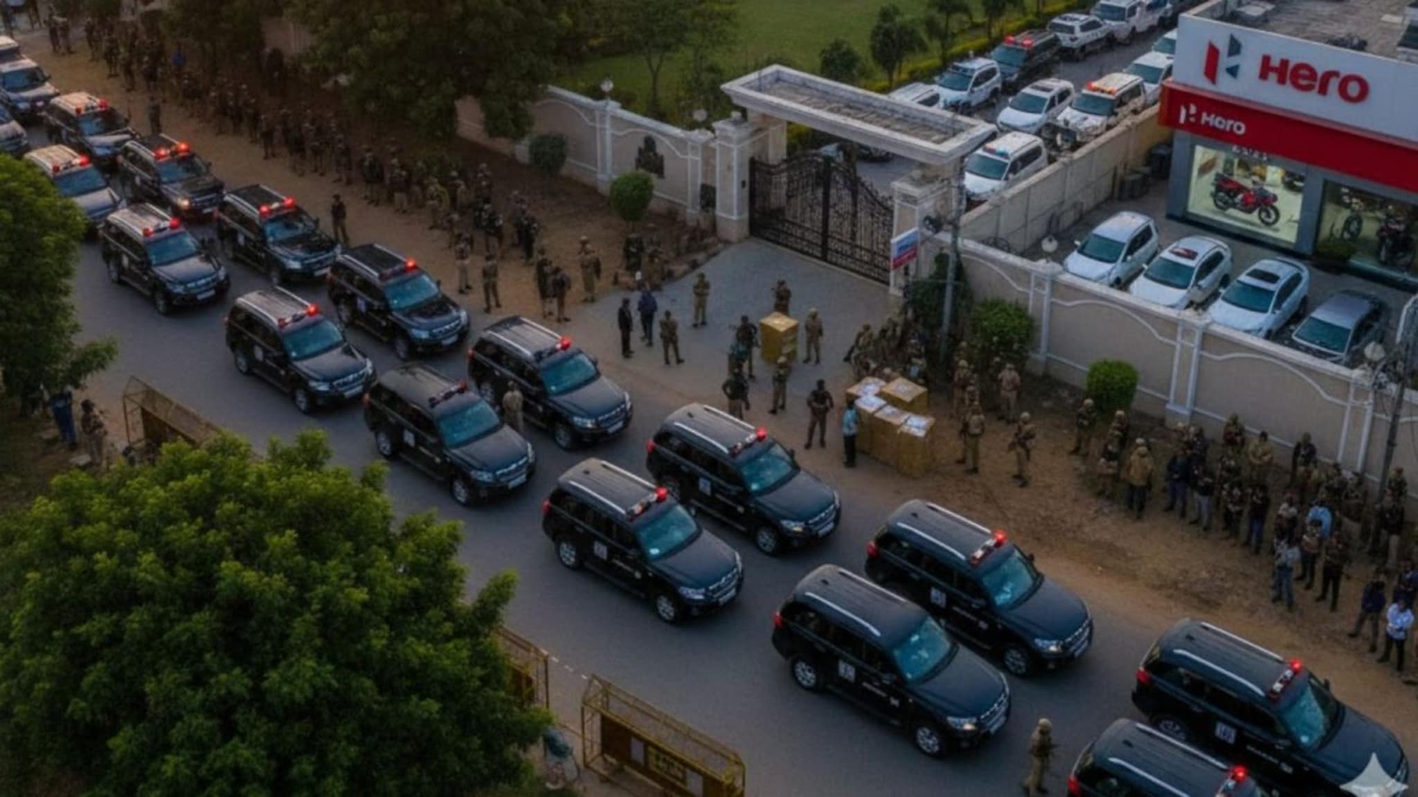 Income Tax Raid : 36 गाडी, 150 जवान आणि 30 तासांची ती रेड.... तनिष्क शोरूम मालकाच्या घरावर इतिहासातील सर्वात मोठी रेड