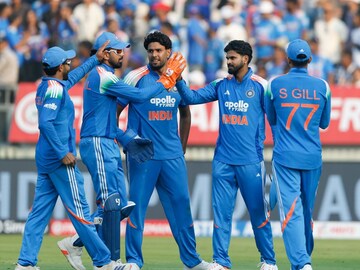 22व्या ओव्हरला कमबॅक, 94 ओव्हरच्या पाचव्या बॉलला मॅच फिरलीच; दोन चेंडू ठरले टीम