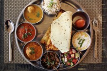 Myth Vs Fact : जेवताना ताटाभोवती पाणी का फिरवतात? यामागचं खरं कारण 99 टक्के लोकांना माहितच नाही