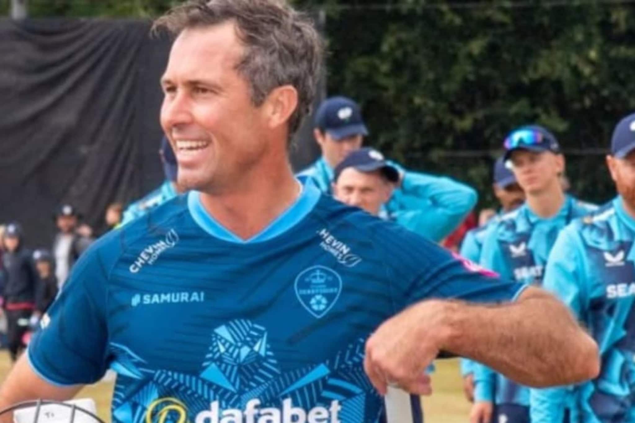 रिटायरमेंटच्या वेळी नशीब चमकलं, 42व्या वर्षी झाला टी-20 वर्ल्ड कप टीमचा कॅप्टन!