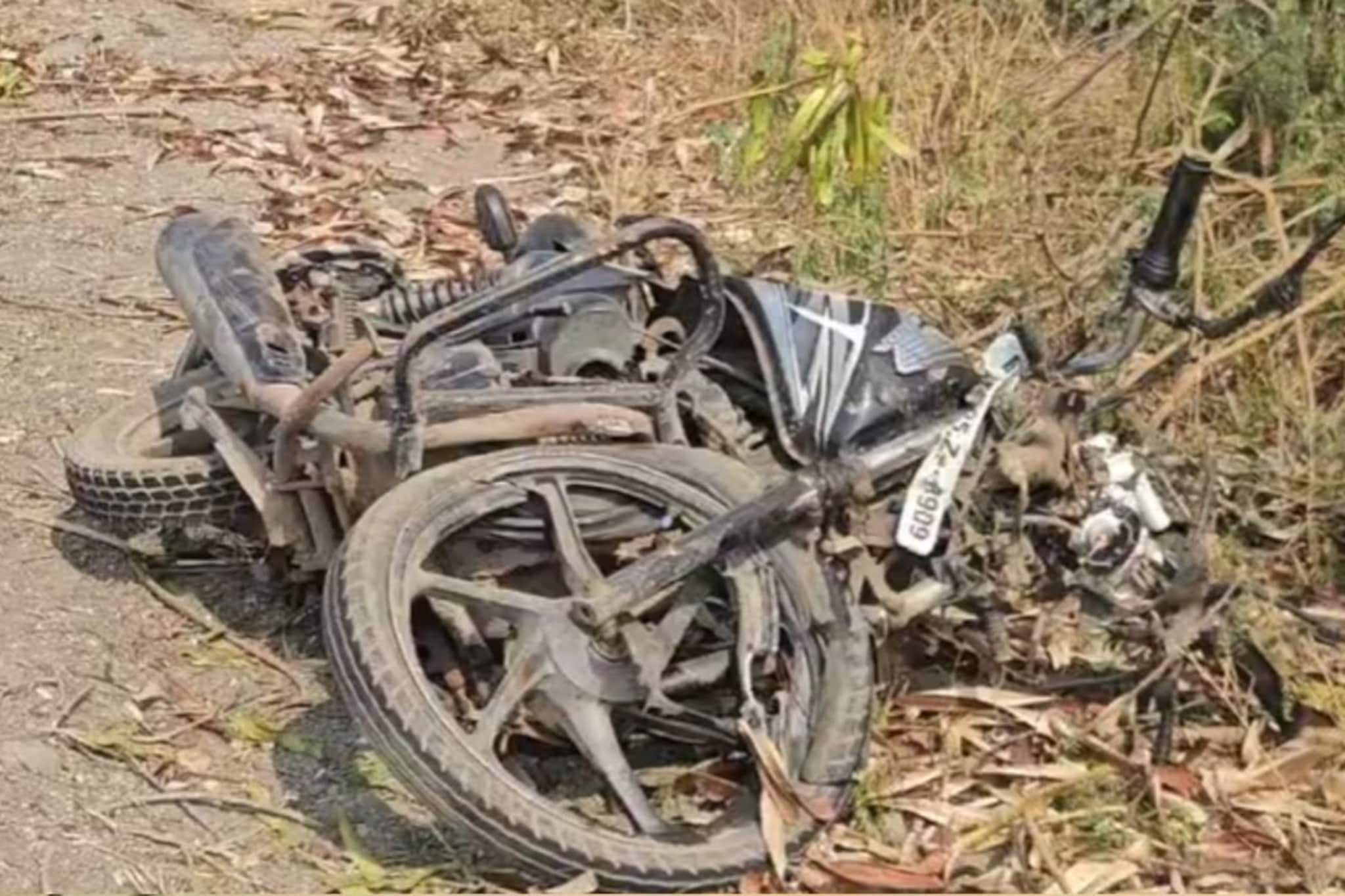 Jalgaon: Honda Shine चा झाला चुराडा, 2 सख्या भावांसह मित्राचा जागेवरच मृत्यू