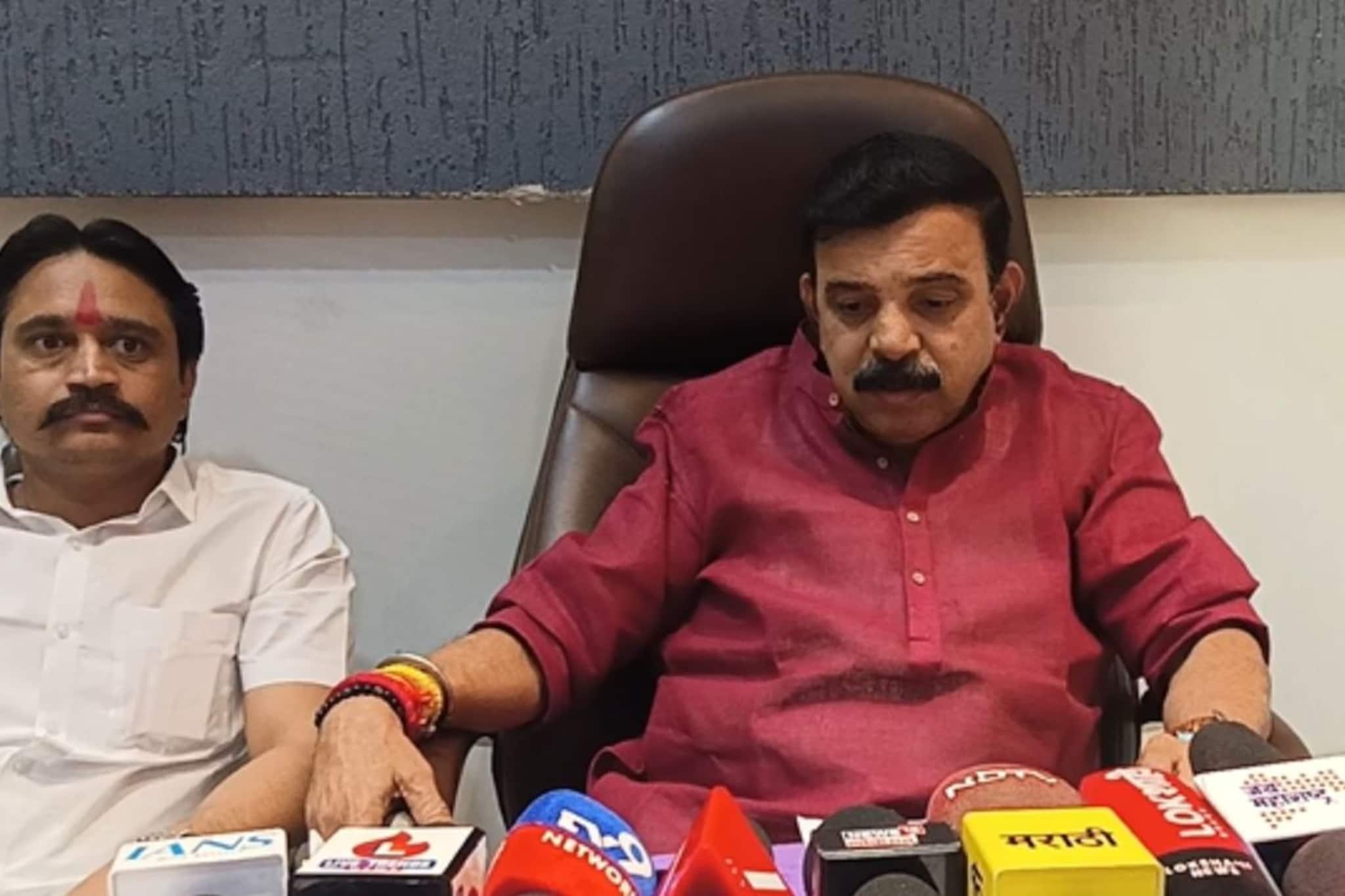 शिवसेना ठाकरे गटाचे तीन उमेदवार नॉट रिचेबल, संपर्क प्रमुखांचा दावा, जळगावात खळबळ