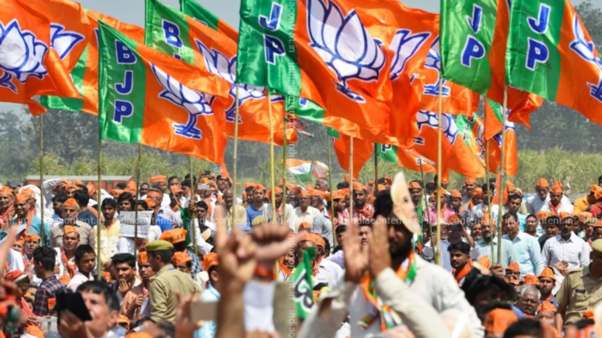 निवडणूक हारल्याचा राग, BJP च्या पराभूत उमेदवाराकडून भाजप कार्यालयावर दगडेफक, धुळ