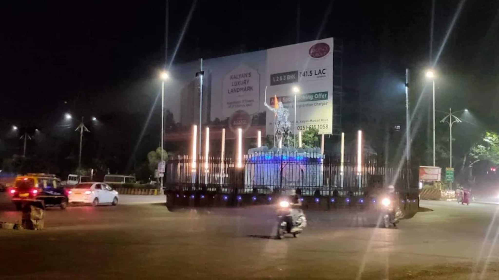 Kalyan News: RTO पोलिसाने विरुद्ध दिशेने गाडी जाणारी अडवली; त्यानंतर चौघांनी मिळून केला भयानक प्रकार Kalyan News: RTO पोलिसाने विरुद्ध दिशेने गाडी जाणारी अडवली; त्यानंतर चौघांनी मिळून केला भयानक प्रकार