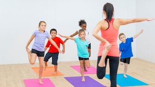 मुलांना नक्की शिकवा ही 5 योगासने मुलांना नक्की शिकवा ही 5 योगासने