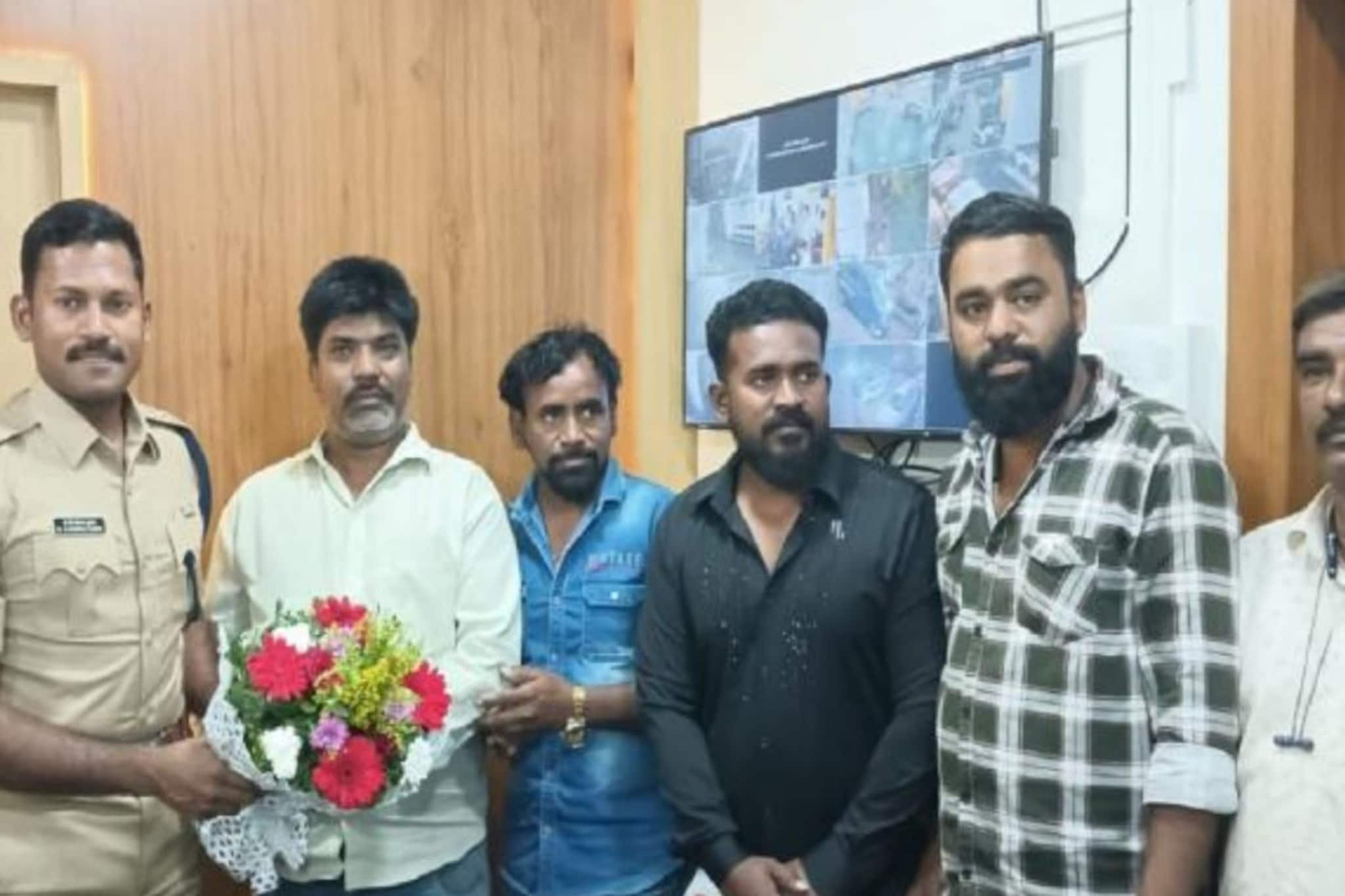 मोबाईल नंबर चुकला, अन् खात्यात आले एक लाख, कोल्हापूरच्या रिक्षावाल्याने काय केलं