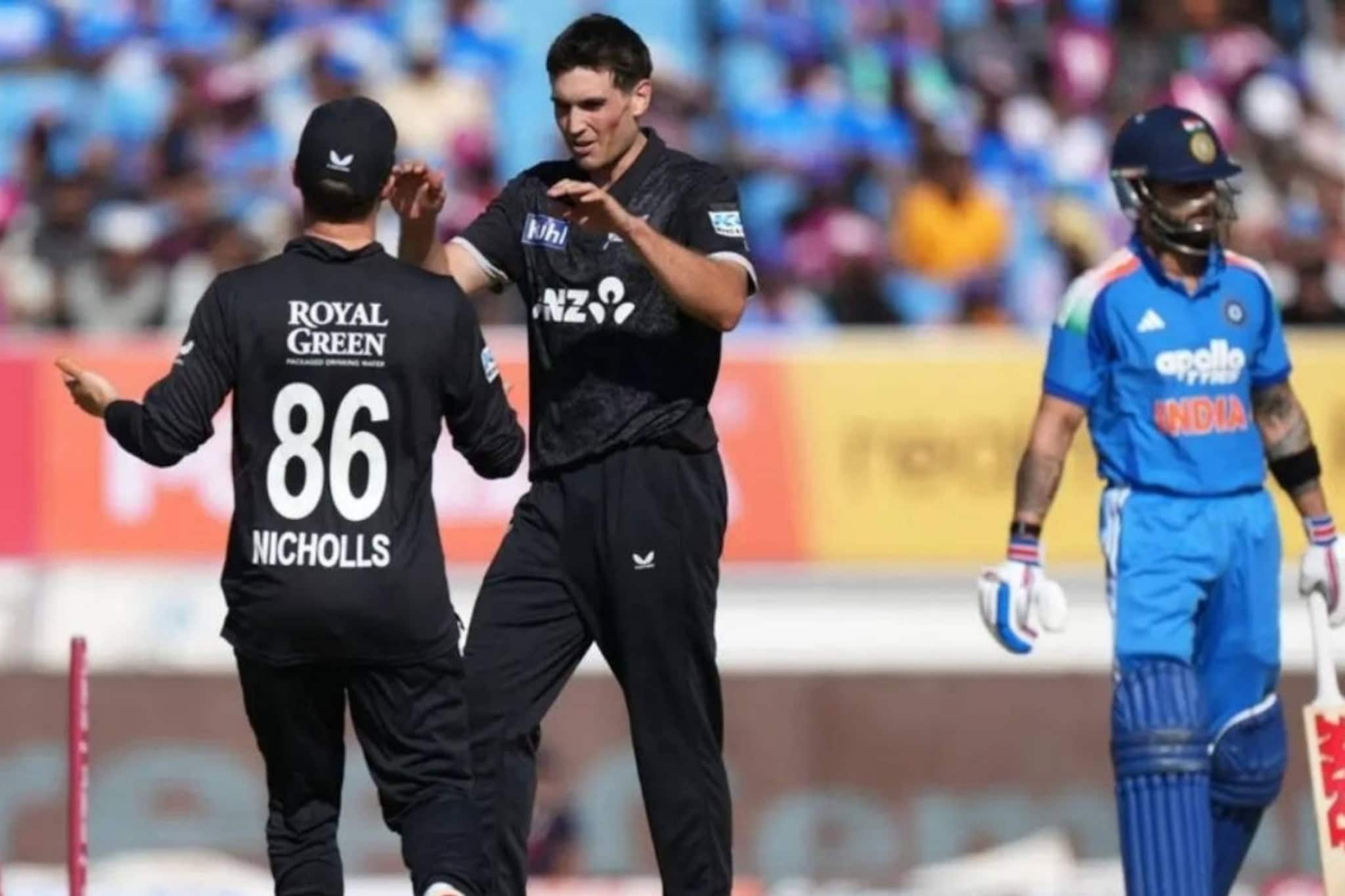 रोहित-विराट-श्रेयस... टीम इंडियाची पतंग कापली, किवी बॉलरचा धडकी भरवणारा स्पेल!