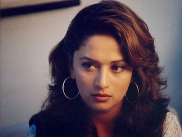 माधुरीनं बॉलिवूड गाजवलं, 'या' 10 मराठी अभिनेत्री मात्र चंदेरी दुनियेतून गायब