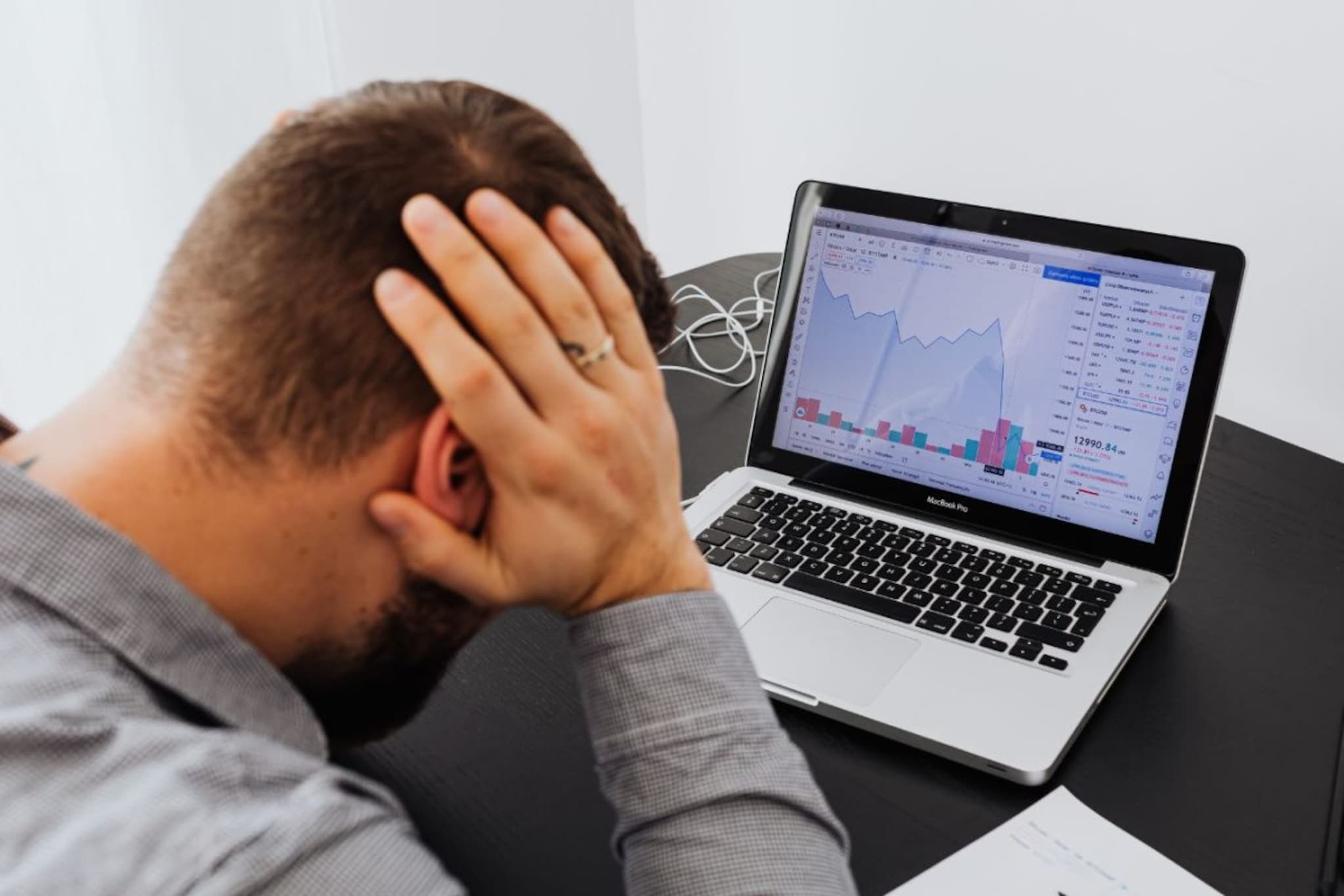 8,27,59,50,00,000 एक झटक्यात गमावले, एका गोष्टीमुळे श्रीमंत व्यक्ती रस्त्यावर