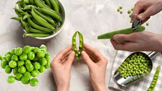 वाटाणे सोलण्याची सोपी पद्धत