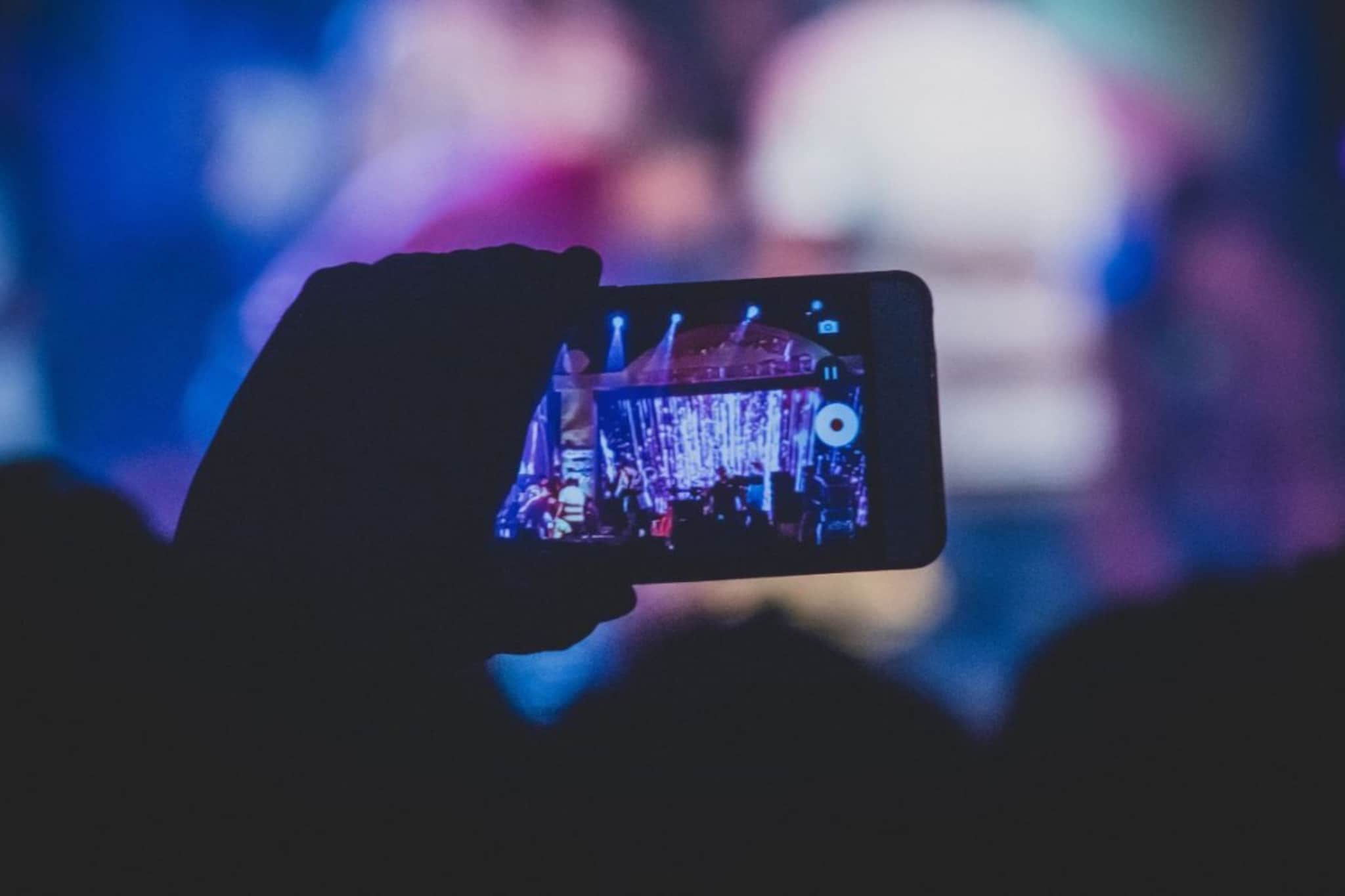 आधी अश्लील Chat नंतर MMS leaked, अभिनेत्याच्या 'त्या' Videoमुळे सगळीकडे चर्चा