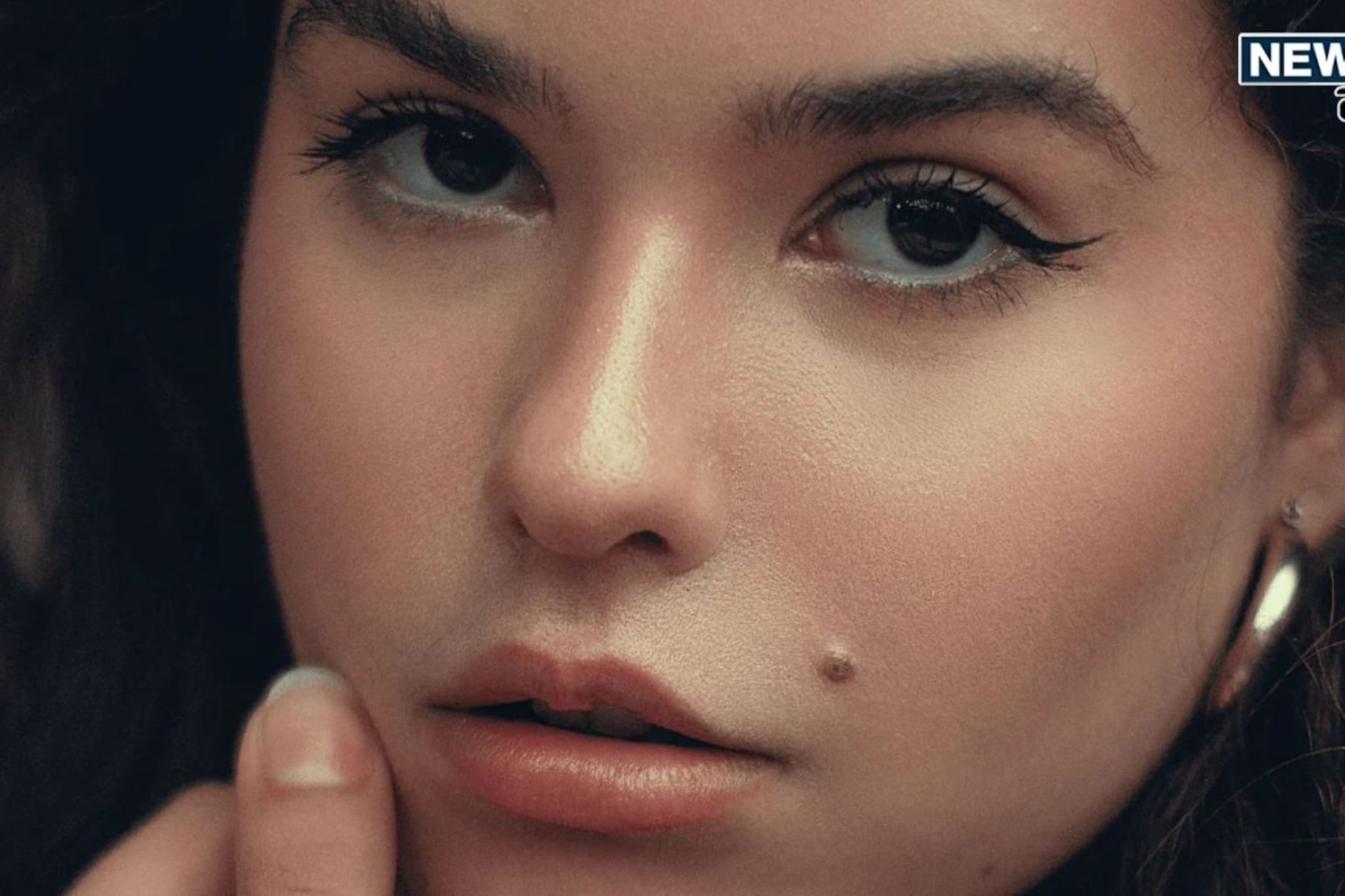 शरीरावर 'या' जागेवर असेल तीळ, तर काहीही न करता व्हाल धनवान!