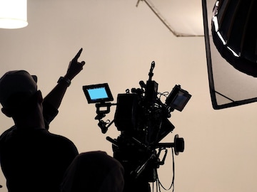 विमानाचं लायसन्स असलेली एकमेव अभिनेत्री कोण? रजनीकांत-कमल हसनसोबत केलंय काम विमानाचं लायसन्स असलेली एकमेव अभिनेत्री कोण? रजनीकांत-कमल हसनसोबत केलंय काम