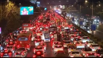 Mumbai Traffic: मुंबईकरांची तारांबळ, पश्चिम द्रुतगती महामार्गावर भीषण वाहतूक कोंडी; अग्निशमन दलाची गाडीही अडकली