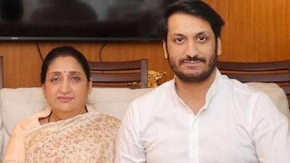 पार्थ पवार-सुनेत्रा पवार