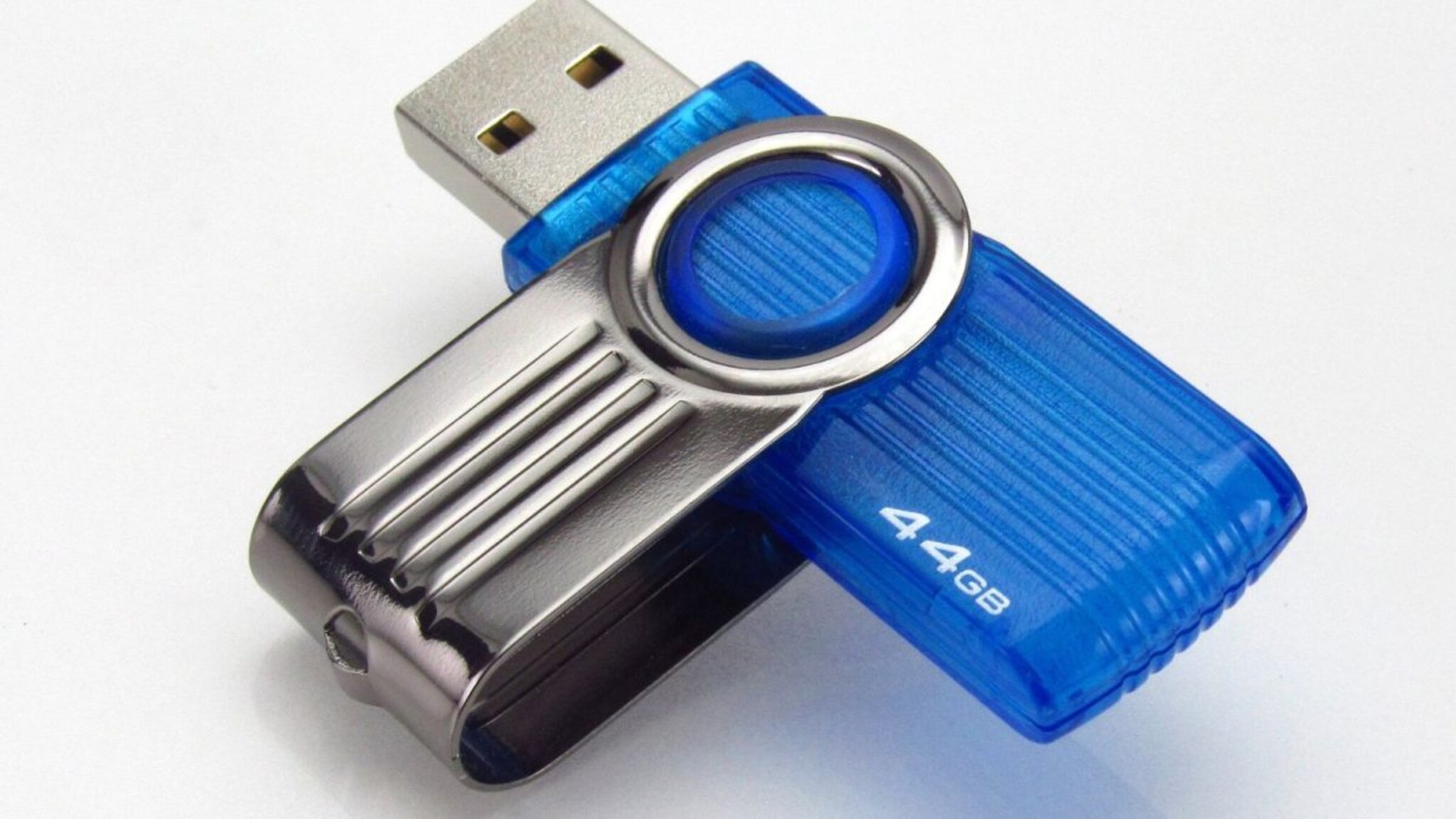 Pen Driveचा असा वापर 99 टक्के लोकांना माहितीच नाही; फक्त File सेव्हसाठी नाही, तर करतो हे 4 मॅजिकल काम