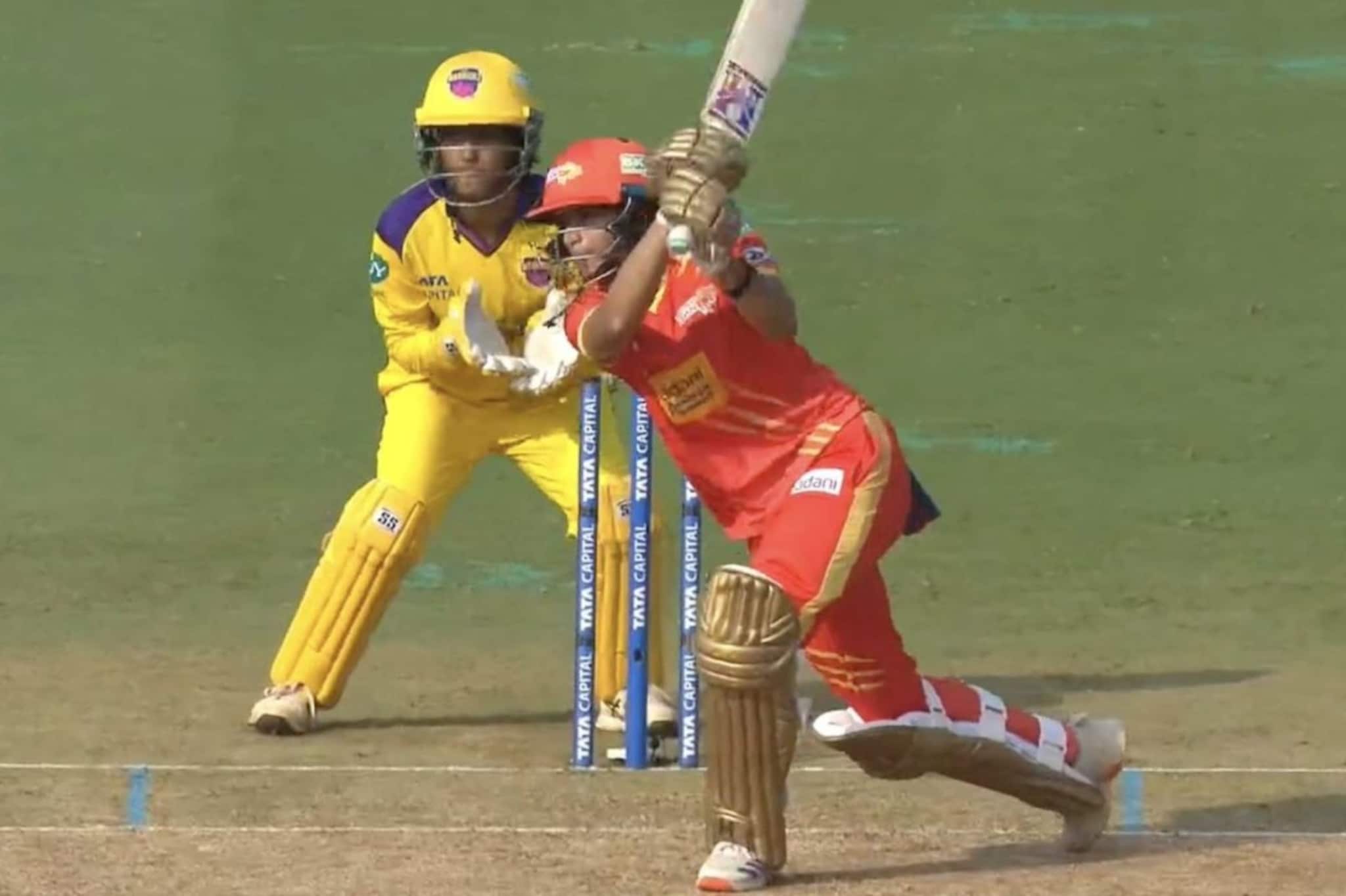 WPL 2026 : 22 वर्षांच्या पोरीने अख्खी मॅच काढलेली पण...16 व्या ओव्हरला सामना कसा