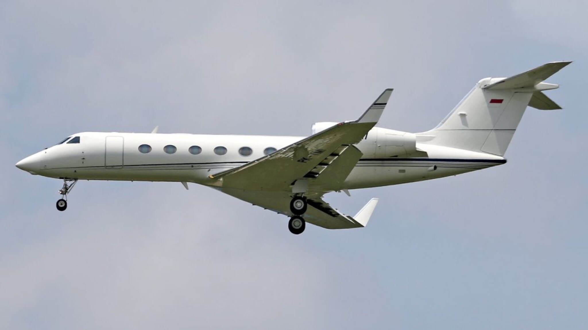 Private Jet : प्रायव्हेट जेटमध्ये गेल्यावर हे 5 नियम पाळावेच लागतात; आकाशातील या 'उडत्या महाला'त काय चालतं आणि काय नाही? वाचा