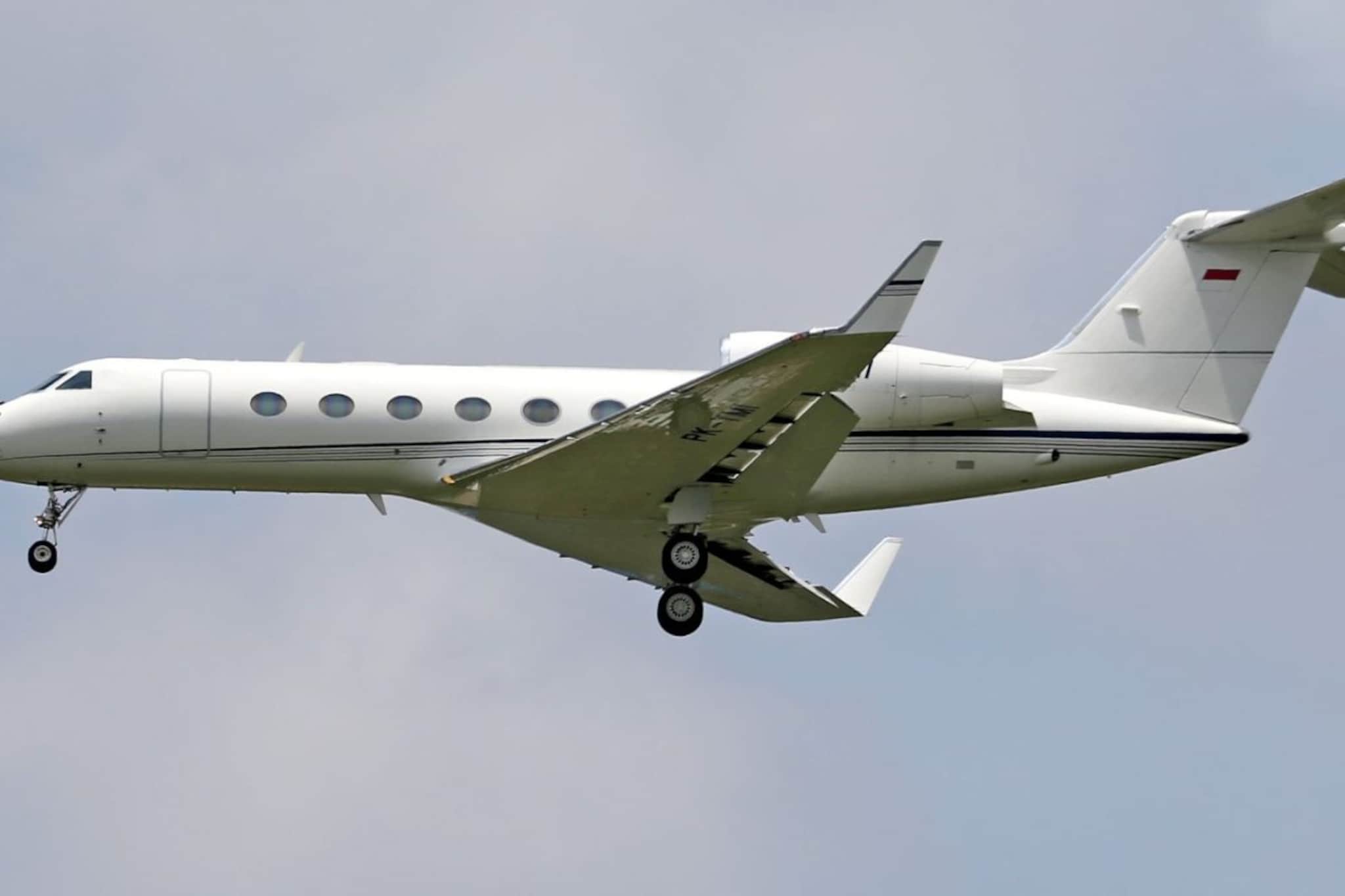 प्रायव्हेट जेटमध्ये गेल्यावर हे 5 नियम पाळावेच लागतात; काय चालतं-काय नाही? वाचा