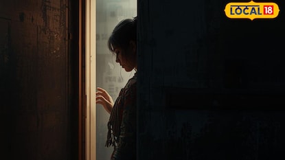 घरात घुसून चोरी (AI Image) घरात घुसून चोरी (AI Image)