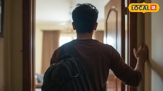 घरात दिसला आई-वडिलांचा मृतदेह (AI Image) घरात दिसला आई-वडिलांचा मृतदेह (AI Image)