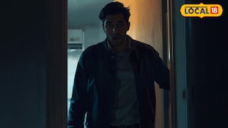 घरातील दृश्य पाहून हादरला (AI Image) 