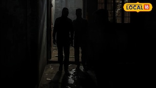 घरात घुसून चोरी (AI Image)