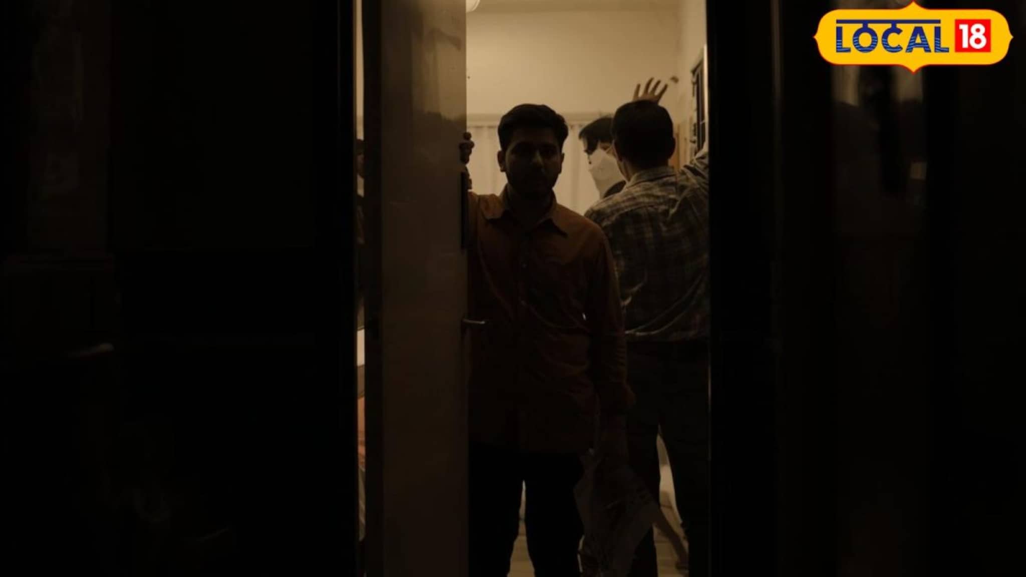 पुण्यातील हॉटेलच्या खोलीतून येत होती तीव्र दुर्गंधी; दरवाजा उघडताच मोठी खळबळ