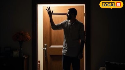 अधिकाऱ्याचे घर फोडून लाखांचा ऐवज लंपास (AI Image) अधिकाऱ्याचे घर फोडून लाखांचा ऐवज लंपास (AI Image)