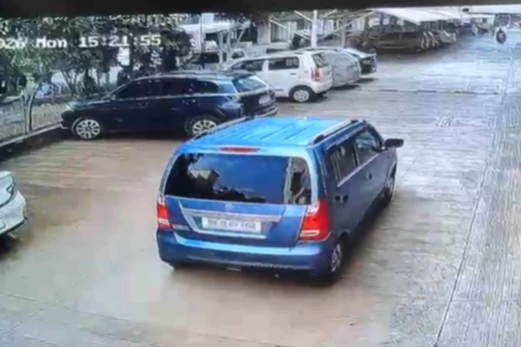 Pune Accident : 7 वर्षांचा चिमुरडा सोसायटीत खेळत होता, तितक्यात Maruti Wagon R भ