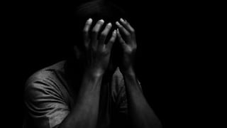 नाईट ड्युटीवरून आला मुलगा, घरात येताच दिसला आई-वडिलांचा मृतदेह, पुणे हादरलं