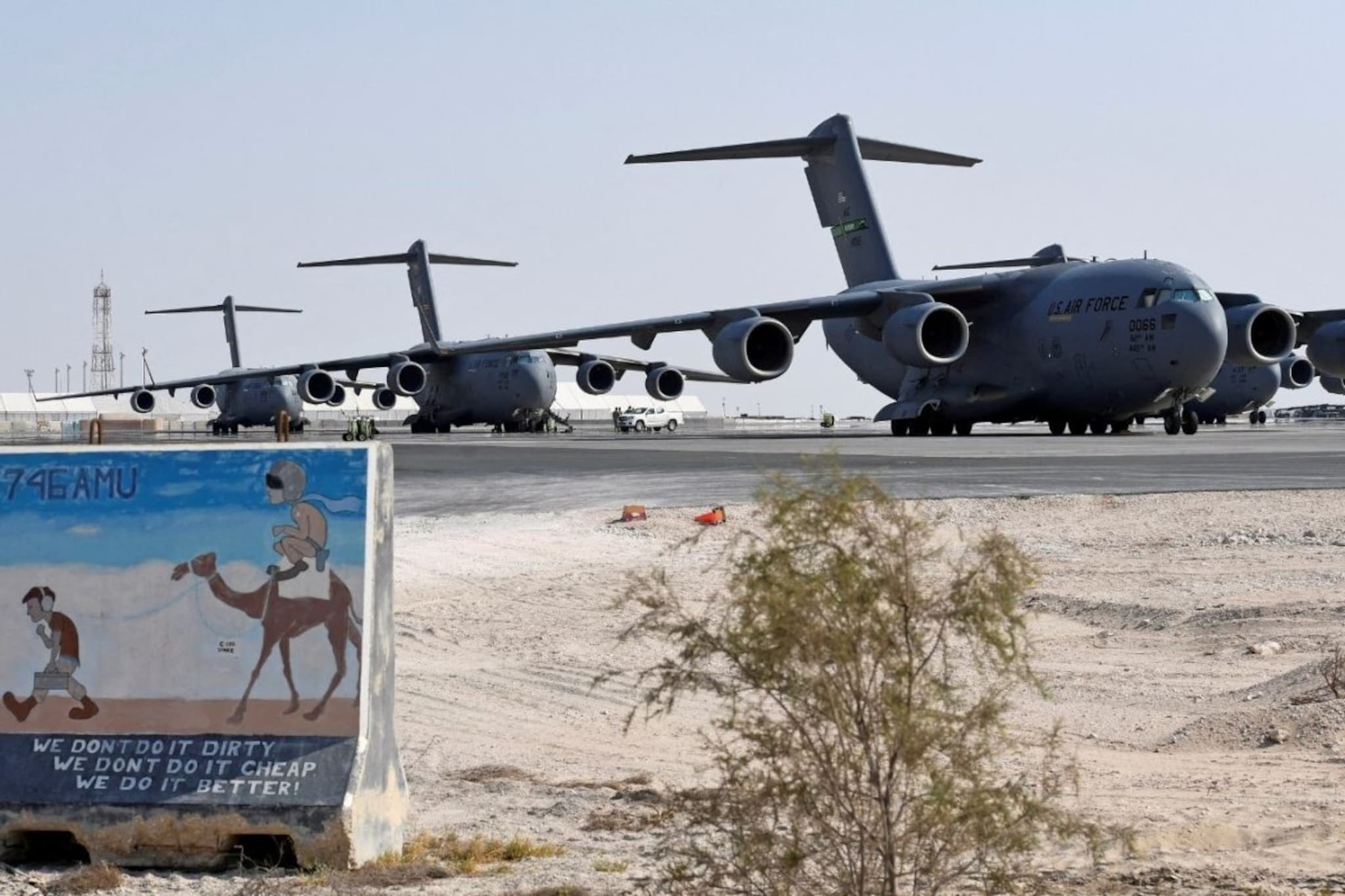 जगावर दाटले युद्धाचे ढग! इराणच्या वॉर्निंगनंतर कतारमधील US एअरबेसवर हालचाली जगावर दाटले युद्धाचे ढग! इराणच्या वॉर्निंगनंतर कतारमधील US एअरबेसवर हालचाली