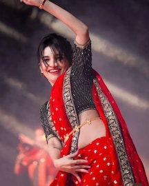 टोळी फुटली! राधा पाटिल बिग बॉस मराठी 6 मधून आऊट टोळी फुटली! राधा पाटिल बिग बॉस मराठी 6 मधून आऊट