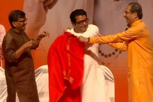 भगवी शाल आणि सत्कार, राज ठाकरेंनी स्टेजवर जे केलं ते पाहून सगळेच भारावले, PHOTOS