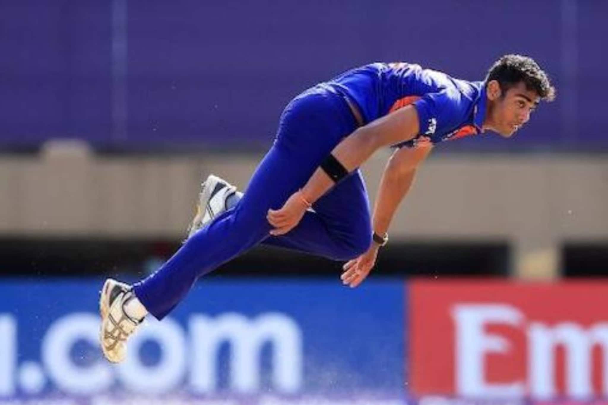 W,W,W,W,W...धोनीच्या शिलेदाराने अख्खं टॉप ऑर्डर फोडलं, अवघ्या काही धावातच प्रतिस W,W,W,W,W...धोनीच्या शिलेदाराने अख्खं टॉप ऑर्डर फोडलं, अवघ्या काही धावातच प्रतिस