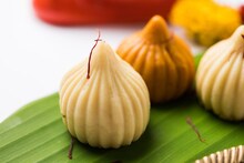 Instant Rava Modak : उकड काढण्याचं टेन्शन विसरा, फक्त 15 मिनिटांत बनवा मऊ 'इन्स्टंट रवा मोदक'; पाहा सोपी रेसिपी