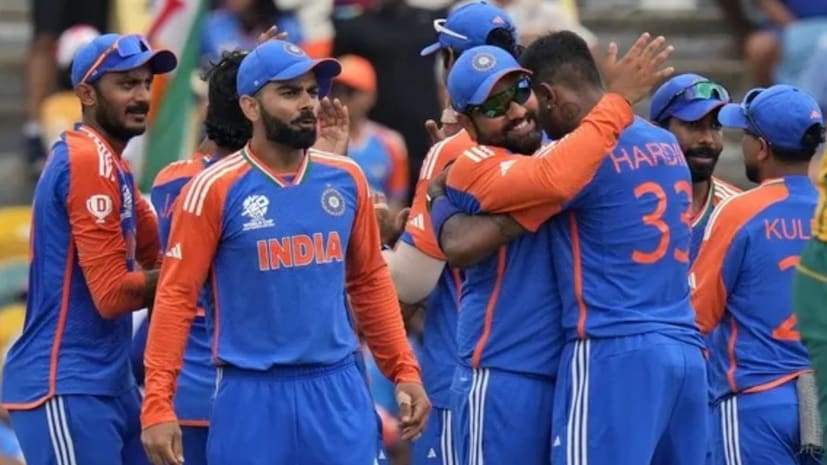 उद्यापासून भारत आणि न्यूझीलंड यांच्यातील वनडे मालिकेला सूरूवात होत आहे.पण या मालिकेआधीच टीम इंडियाला झटका बसला आहे. उद्यापासून भारत आणि न्यूझीलंड यांच्यातील वनडे मालिकेला सूरूवात होत आहे.पण या मालिकेआधीच टीम इंडियाला झटका बसला आहे.