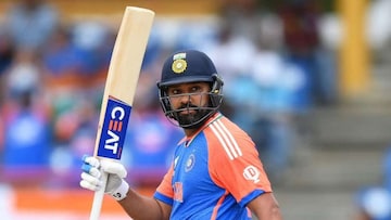 Dr. Rohit Sharma : रोहितच्या शिरपेचात मानाचा तुरा, महाराष्ट्रातील विद्यापीठाकडून Dr. Rohit Sharma : रोहितच्या शिरपेचात मानाचा तुरा, महाराष्ट्रातील विद्यापीठाकडून